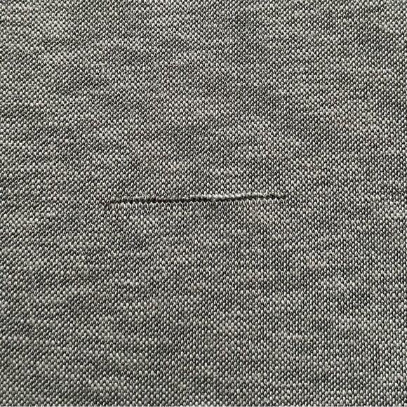 GUC Calvin Klein Men's Gray T-Shirt. Size L. - Picture 4 of 6